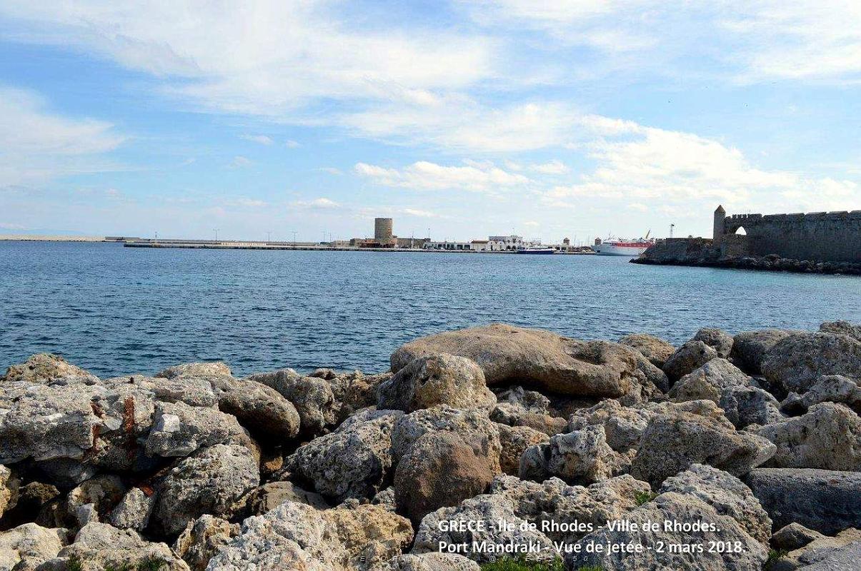 064- Rhodes ville et port d'honneur.JPG